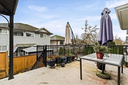 Swimming Pool Photo of 24680 103a Avenue, Maple Ridge, BC