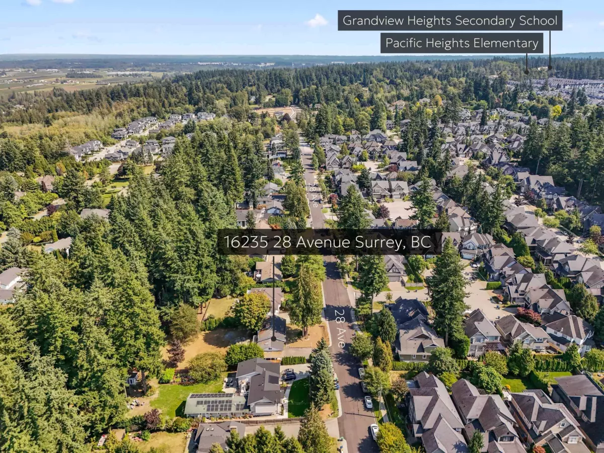 Family Room Photo of 16235 28 Avenue, Surrey, BC