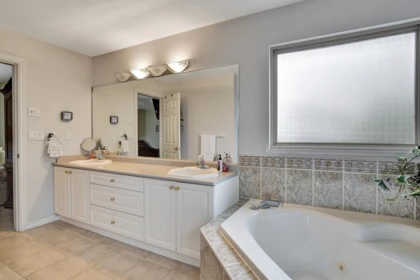 Guest Bathroom Photo of 6188 127 Street, Surrey, BC