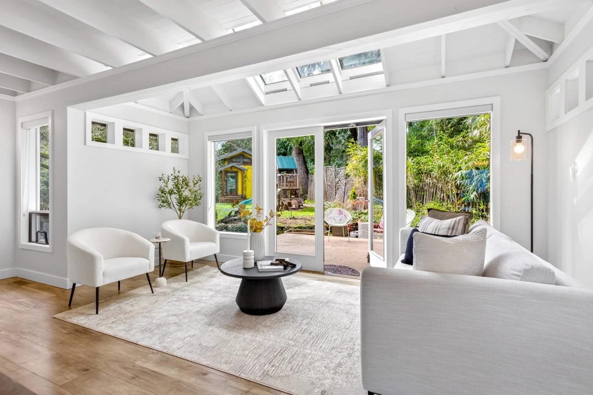 Family Room Photo of 1255 Deer Walk, Bowen Island, BC