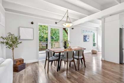 Breakfast Nook Photo of 1255 Deer Walk, Bowen Island, BC