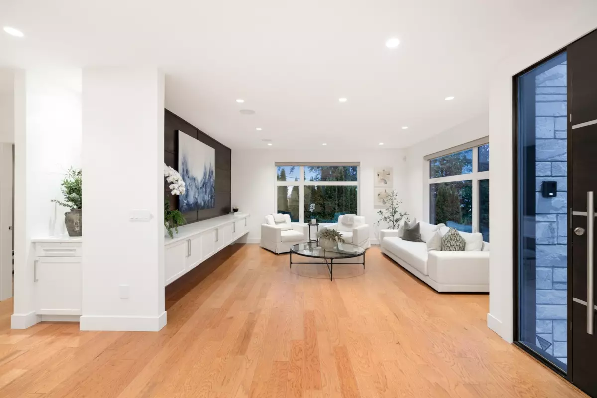 Family Room Photo of 2902 St. Andrews Avenue, North Vancouver, BC