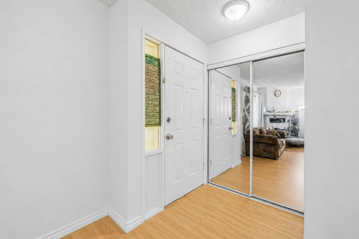 Dining Area Photo of 103 7139 133a Street, Surrey, BC