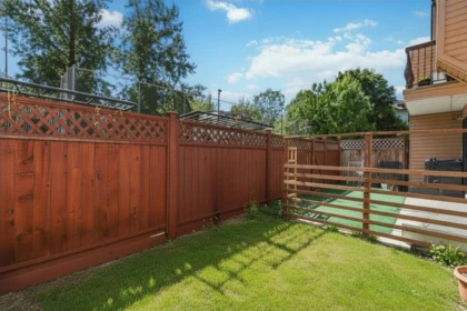 Front Yard Photo of 103 7139 133a Street, Surrey, BC