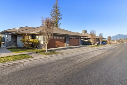 104 51096 Falls Court, Chilliwack, BC, Chilliwack — Half Duplex for sale