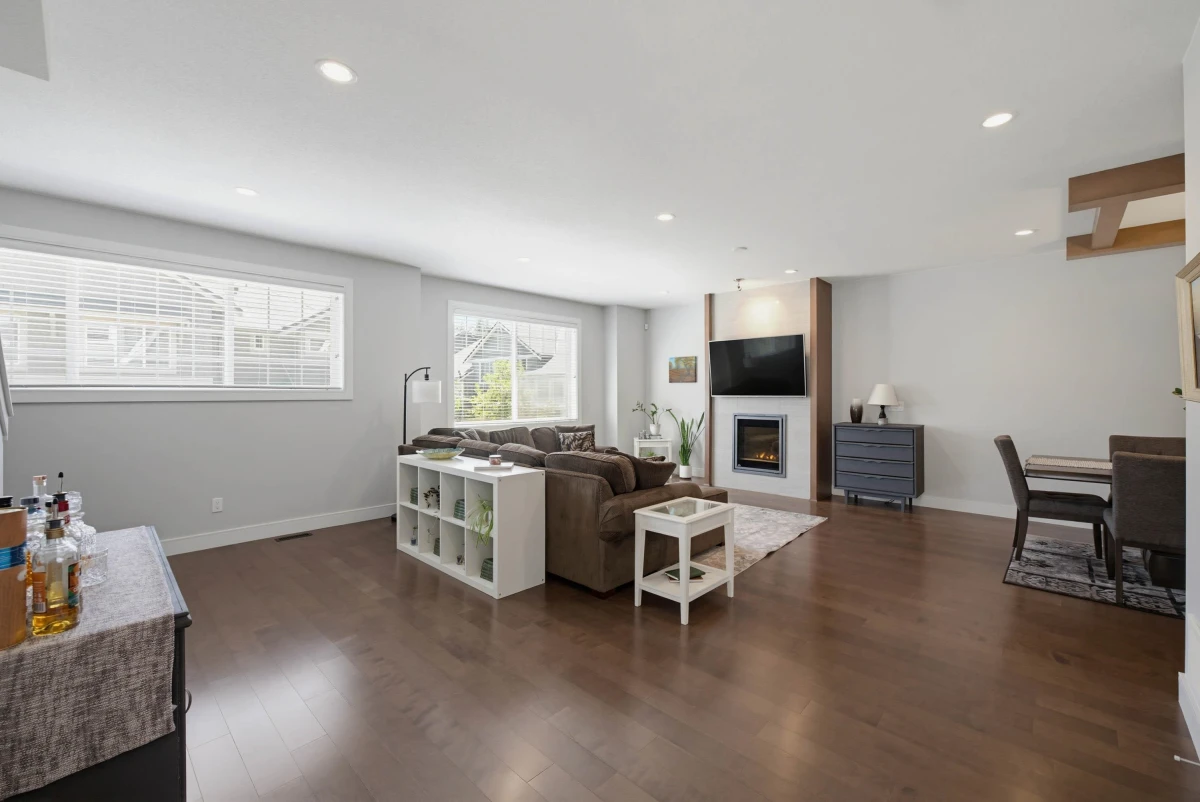 Family Room Photo of 50 15988 32 Avenue, Surrey, BC