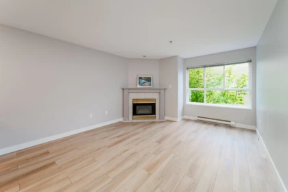 Hallway Photo of 402 624 Agnes Street, New Westminster, BC