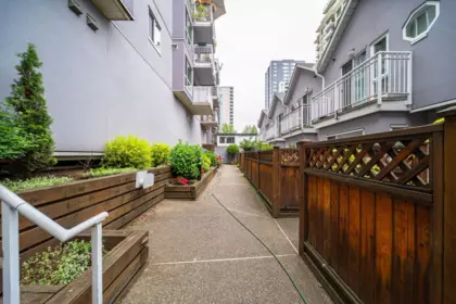 Office / Den Photo of 402 624 Agnes Street, New Westminster, BC