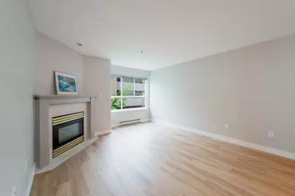 Staircase Photo of 402 624 Agnes Street, New Westminster, BC