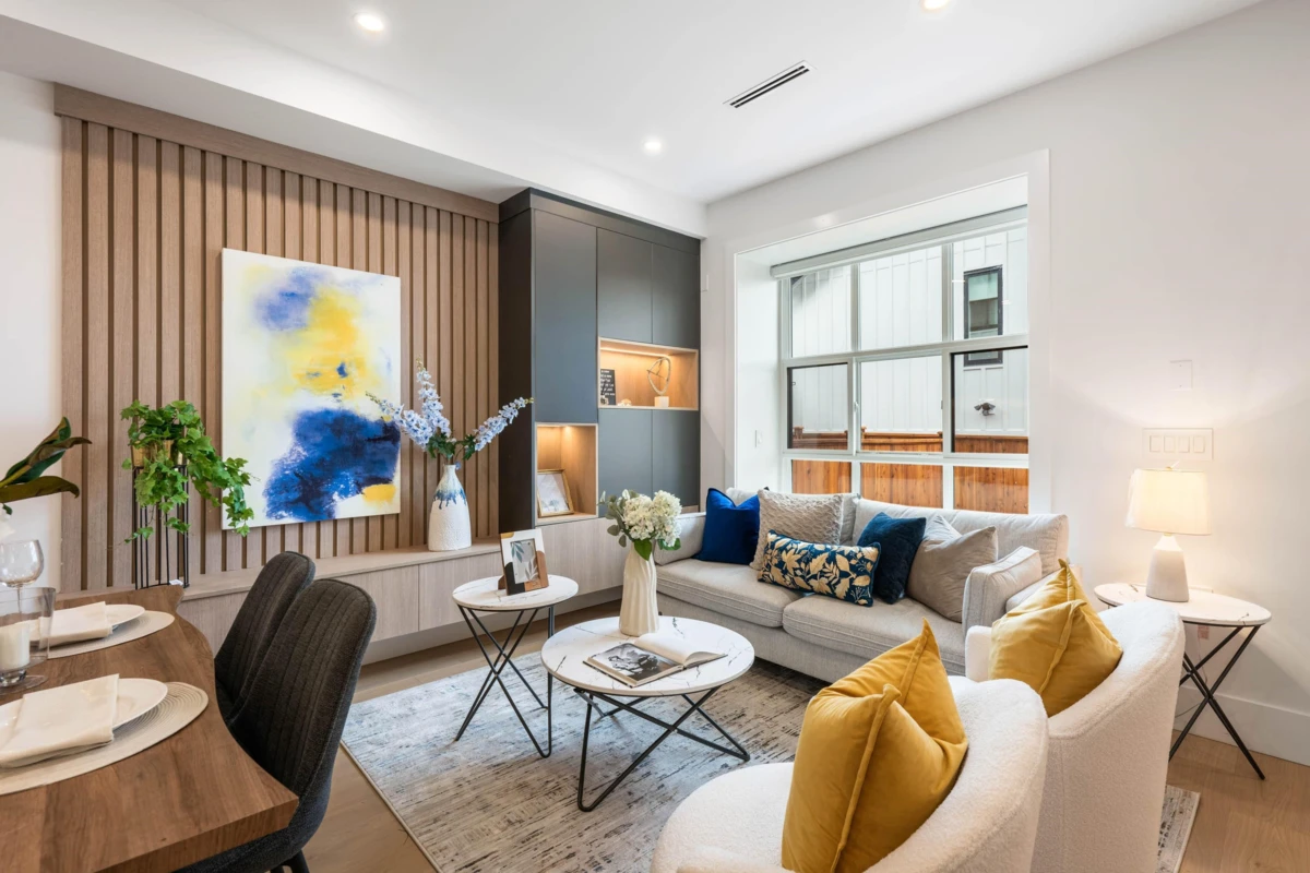 Dining Area Photo of 2 3065 Charles Street, Vancouver, BC
