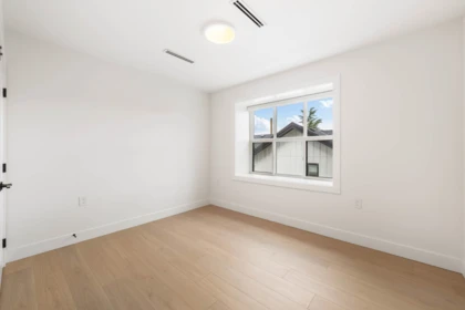 Guest Bathroom Photo of 2 3065 Charles Street, Vancouver, BC