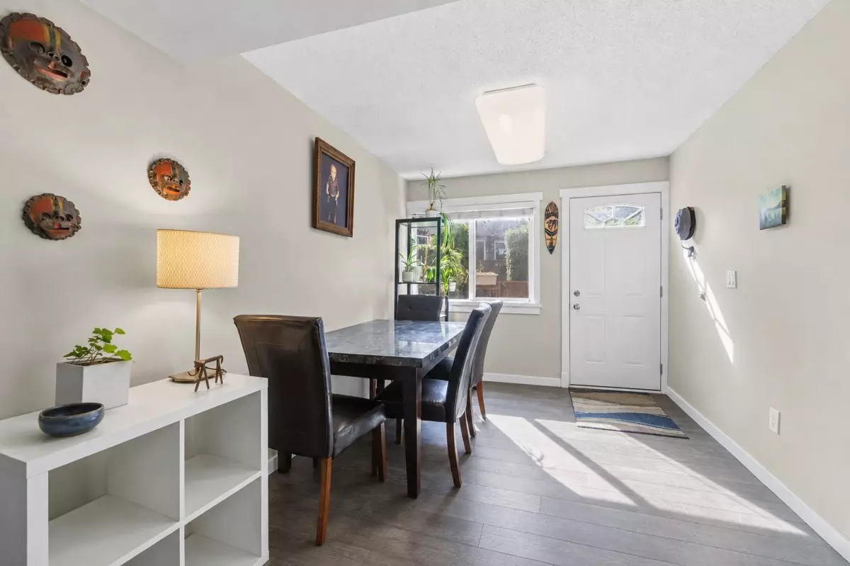 Dining Area Photo of 2 310 Highland Way, Port Moody, BC