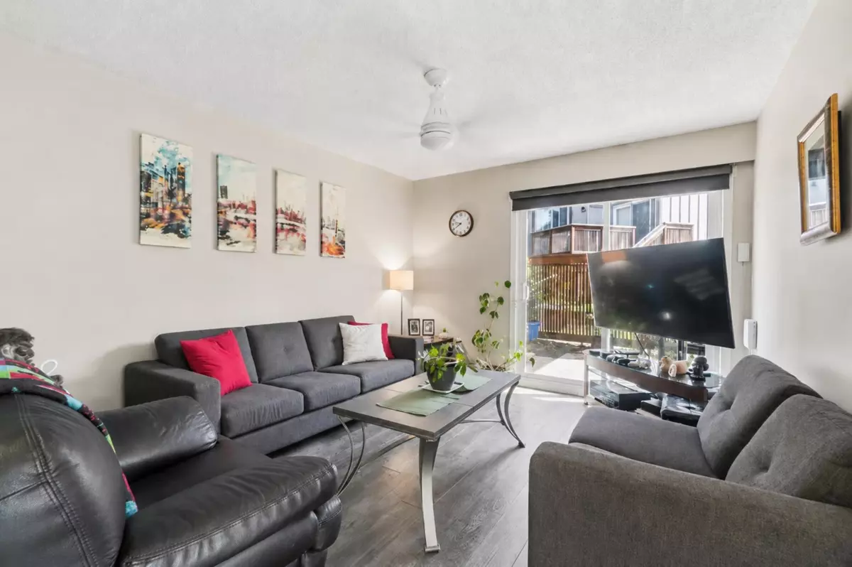 Family Room Photo of 2 310 Highland Way, Port Moody, BC