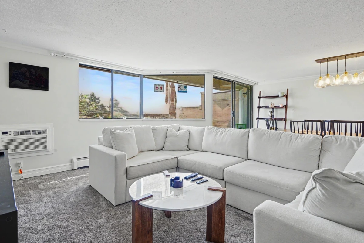 Family Room Photo of 903 31955 Old Yale Road, Abbotsford, BC