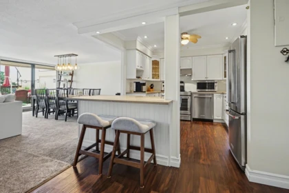 Kitchen Photo of 903 31955 Old Yale Road, Abbotsford, BC