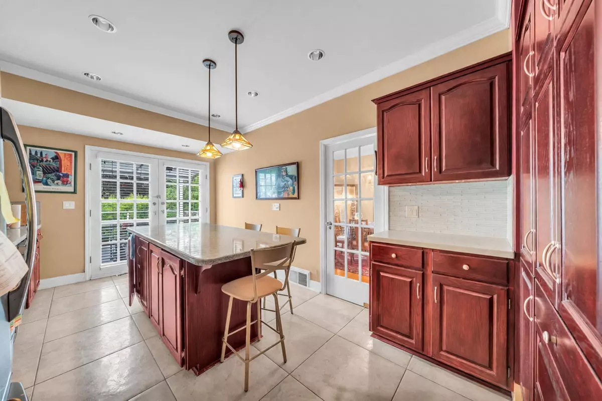 Dining Area Photo of 1049 W 33rd Avenue, Vancouver, BC