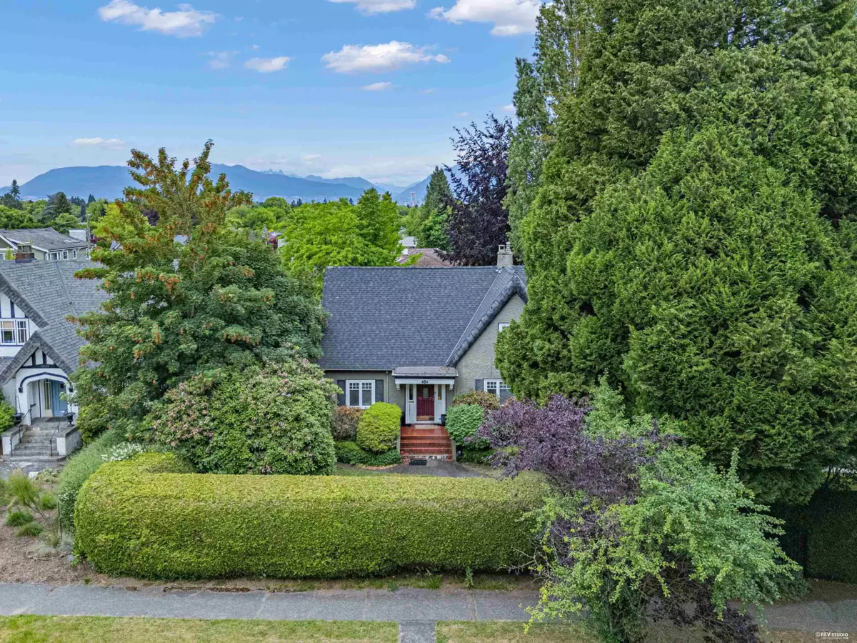 Exterior Rear Photo of 1049 W 33rd Avenue, Vancouver, BC