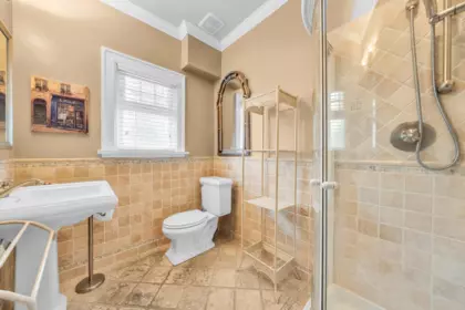 Hallway Photo of 1049 W 33rd Avenue, Vancouver, BC