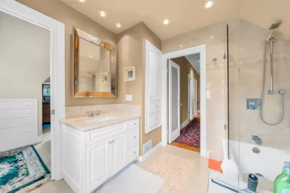 Powder Room Photo of 1049 W 33rd Avenue, Vancouver, BC