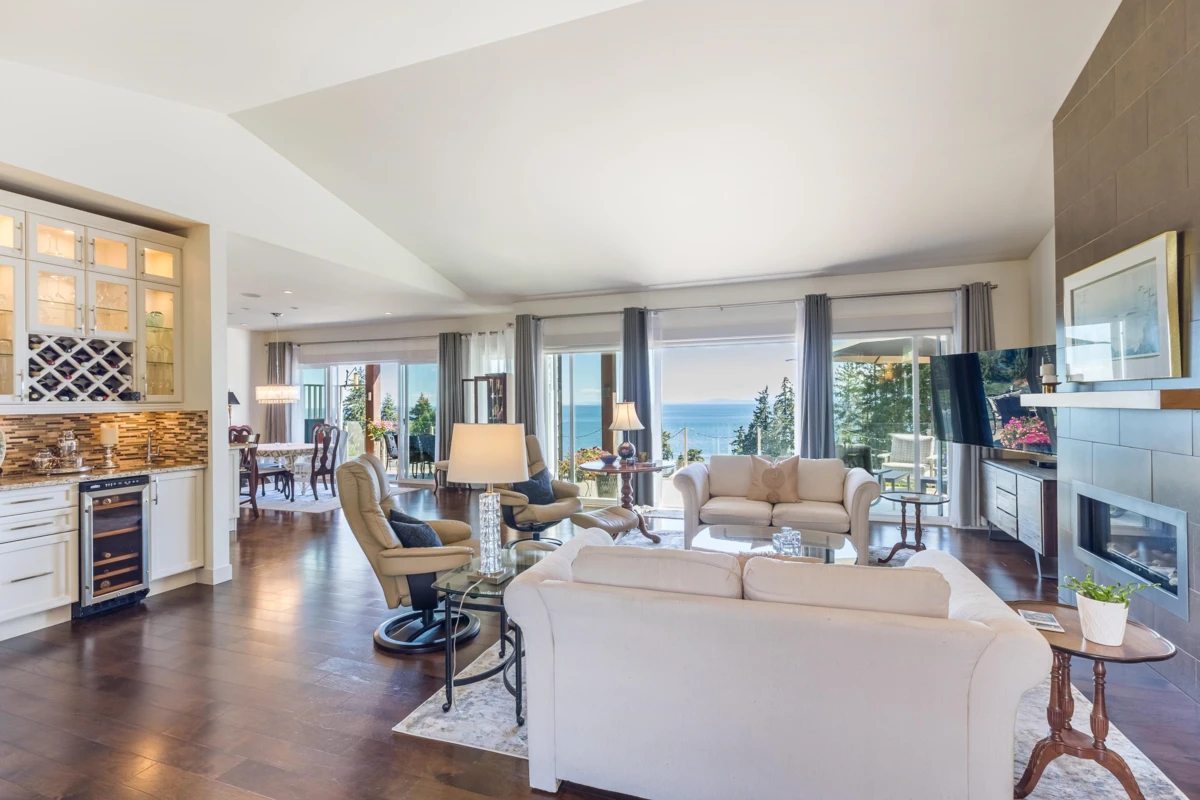 Family Room Photo of 5997 Cowrie Street, Sechelt, BC