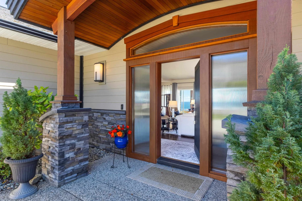 Living Room Photo of 5997 Cowrie Street, Sechelt, BC