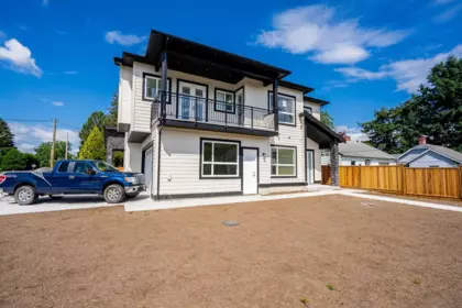 B 45945 Lewis Avenue, Chilliwack, BC, Chilliwack — Half Duplex for sale