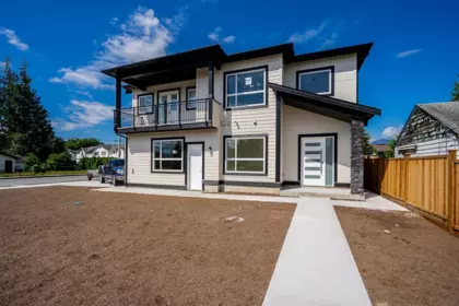 B 45945 Lewis Avenue, Chilliwack, BC, Chilliwack — Half Duplex for sale