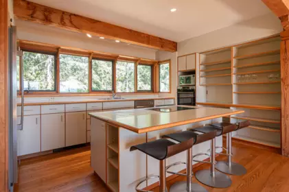 Basement Recreation Room Photo of 790 Devina Drive, Galiano Island, BC