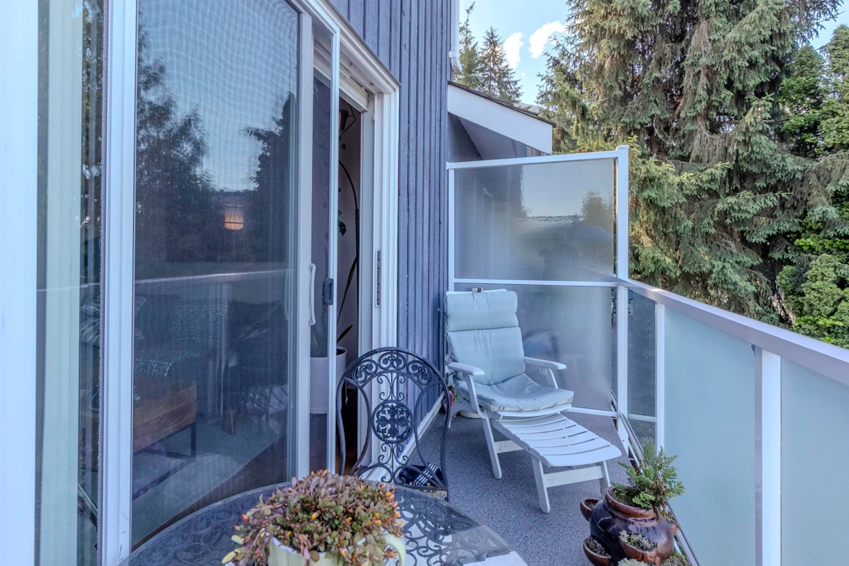 Family Room Photo of 5 350 Centre Road, Lions Bay, BC