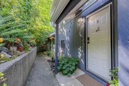 Garden / Landscaping Photo of 5 350 Centre Road, Lions Bay, BC