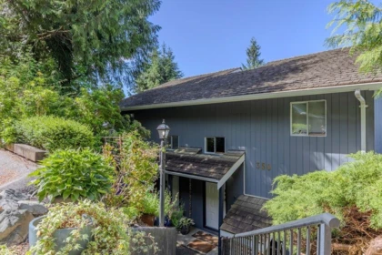 Outdoor Deck Photo of 5 350 Centre Road, Lions Bay, BC
