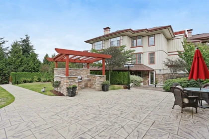 Entry Foyer Photo of 210 16477 64 Avenue, Surrey, BC