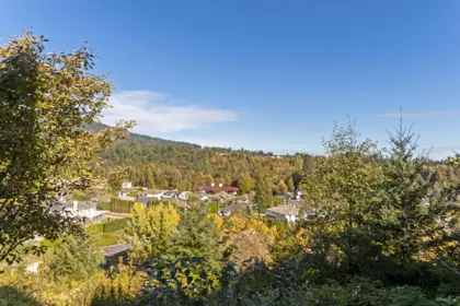 Front Yard Photo of 160 3105 Dayanee Springs Boulevard, Coquitlam, BC