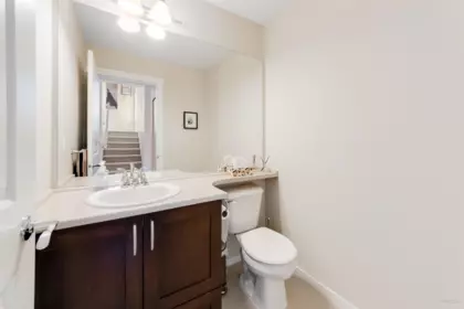 Walk-In Closet Photo of 160 3105 Dayanee Springs Boulevard, Coquitlam, BC