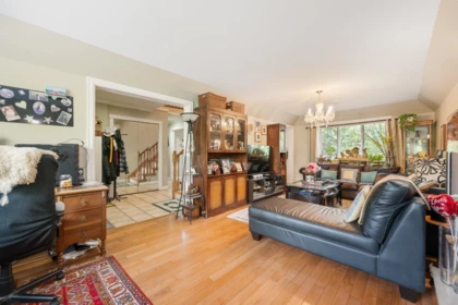 Breakfast Nook Photo of 14710 106 Avenue, Surrey, BC