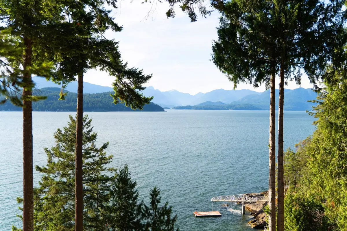Living Room Photo of 990 Windjammer Road, Bowen Island, BC