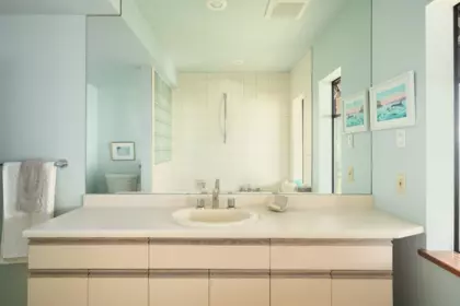 Mudroom Photo of 990 Windjammer Road, Bowen Island, BC