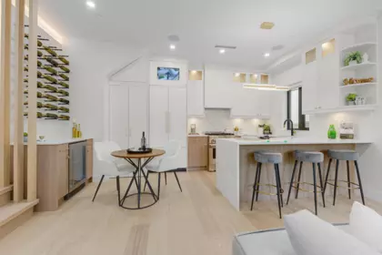 1 182 Ontario Place, Vancouver, BC, Vancouver — Half Duplex for sale