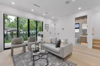1 182 Ontario Place, Vancouver, BC, Vancouver — Half Duplex for sale
