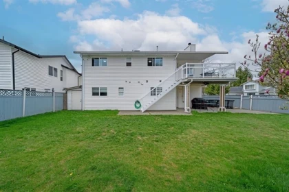 Swimming Pool Photo of 9482 153 Street, Surrey, BC