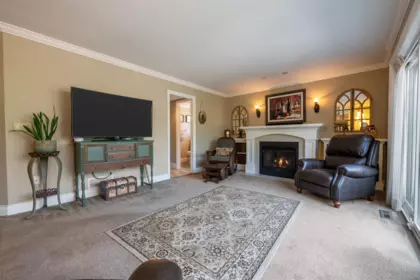 Breakfast Nook Photo of 15239 29a Avenue, Surrey, BC