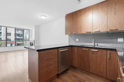 Primary Bathroom Photo of 403 3228 Tupper Street, Vancouver, BC