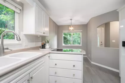 Kitchen Island Photo of 24 15099 28 Avenue, Surrey, BC
