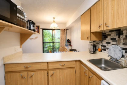208 7144 133b Street, Surrey, BC, Surrey — Apartment/Condo for sale