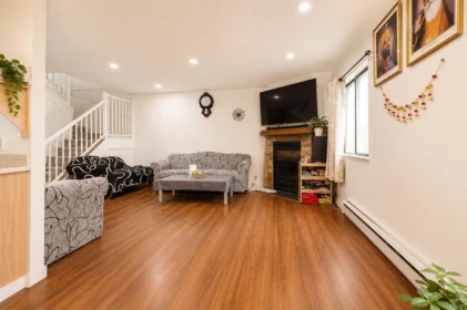 208 7144 133b Street, Surrey, BC, Surrey — Apartment/Condo for sale