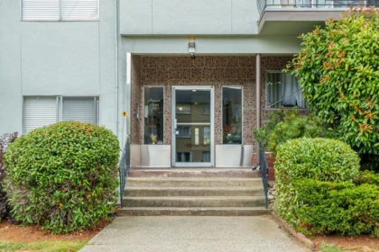 Hallway Photo of 208 611 Blackford Street, New Westminster, BC