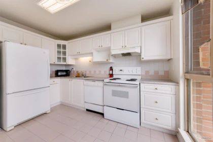 1707 6838 Station Hill Drive, Burnaby, BC, Burnaby — Apartment/Condo for sale
