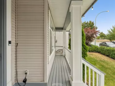 Entry Foyer Photo of 14912 57 Avenue, Surrey, BC