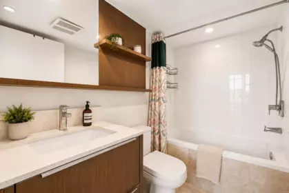 Kitchen Photo of 705 538 W 7th Avenue, Vancouver, BC