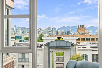 Primary Bedroom Photo of 705 538 W 7th Avenue, Vancouver, BC